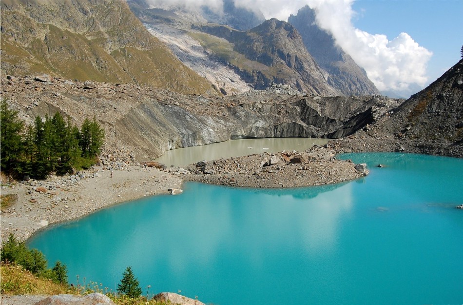 Val Veny (VdA) - il lago del Miage diviso in due